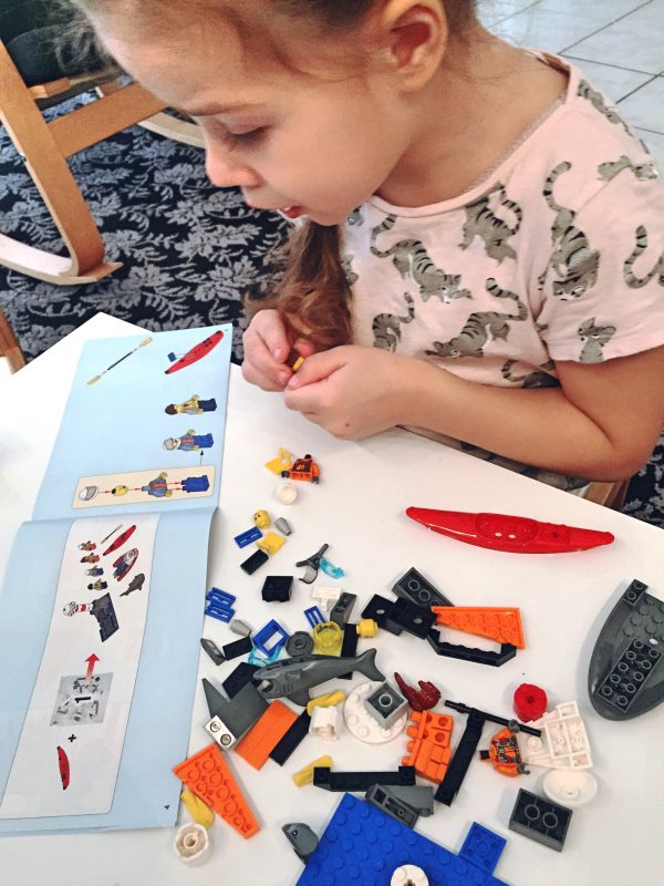 10 Dinge, die Kinder beim Spielen mit Lego nebenbei lernen 